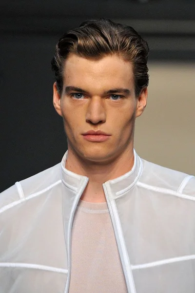 Look 24